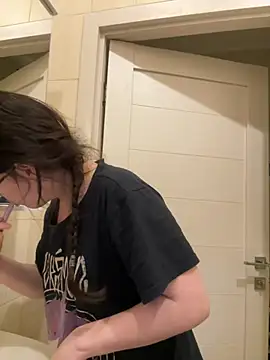 emigooflordXD online show from 24, 2, 2025