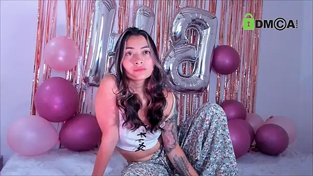 Snapshot of Lauren_A chatting on 13, 12, 2024 Lauren A online show from 13, 12, 2024