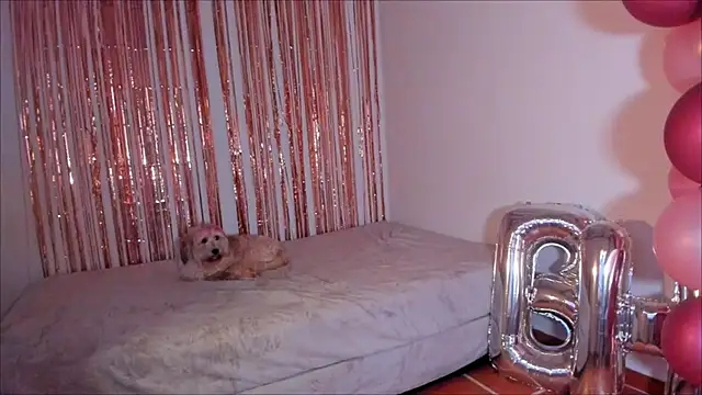 Snapshot of Lauren_A chatting on 4, 1, 2025 Lauren A online show from 4, 1, 2025