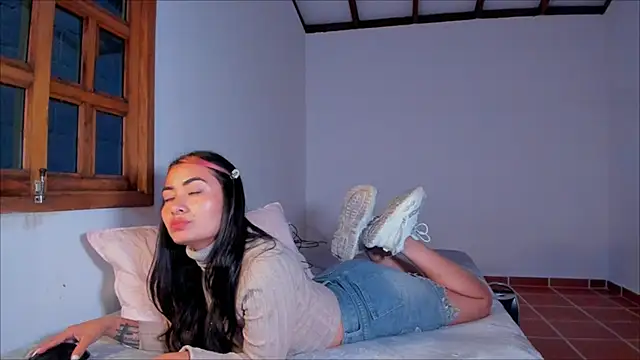 Snapshot of Lauren_A chatting on 5, 2, 2025 Lauren A online show from 5, 2, 2025