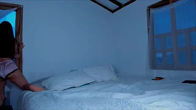 Snapshot of Lauren_A chatting on 8, 3, 2025 Lauren A online show from 8, 3, 2025