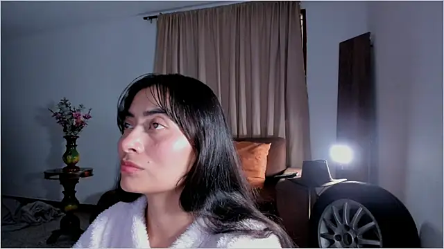 Snapshot of Lauren_A chatting on 23, 10, 2025 Lauren A online show from 23, 10, 2025