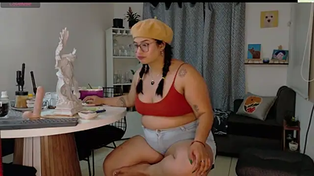 Snapshot of mollyshake1 chatting on 27, 11, 2025 mollyshake1 online show from 27, 11, 2025