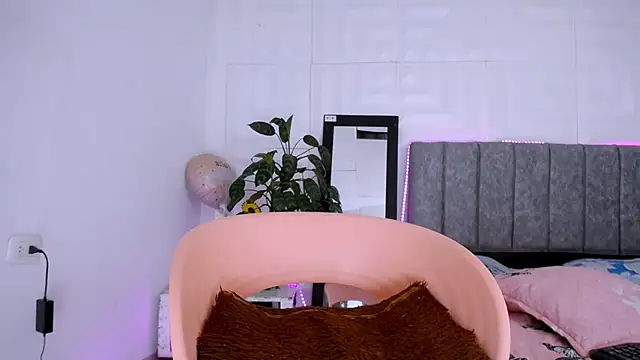 Snapshot of nataly_red chatting on 11, 11, 2025 nataly red online show from 11, 11, 2025