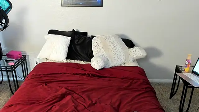 yiauana online show from 24, 2, 2025