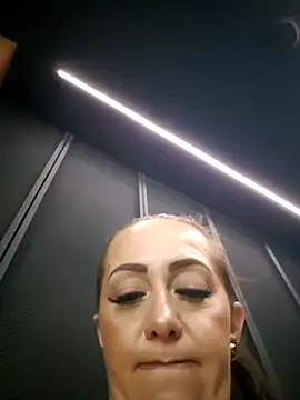 AvaLloyd online show from 26, 2, 2025