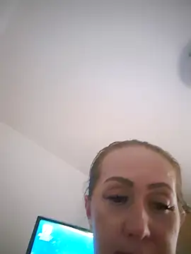 AvaLloyd online show from 27, 2, 2025