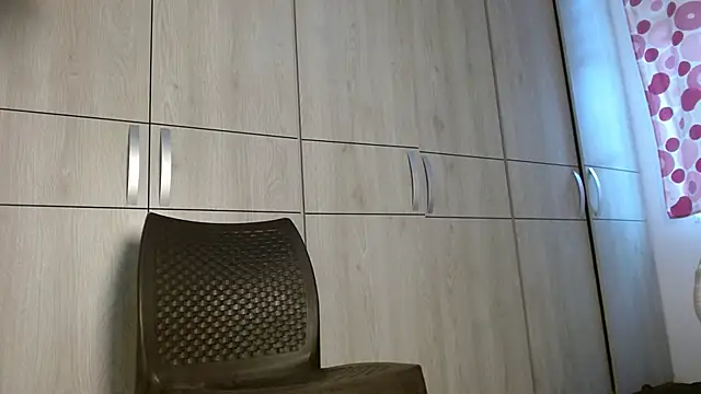 Muscle Brown10 online show from 28, 1, 2025