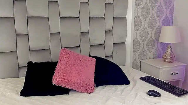 Snapshot of Charlotte__08 chatting on 5, 11, 2025 Charlotte 08 online show from 5, 11, 2025