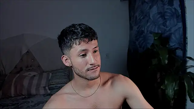 Snapshot of dimitri_targaryen chatting on 4, 11, 2025 dimitri targaryen online show from 4, 11, 2025