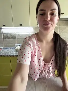 Karolina llove online show from 4, 10, 2025