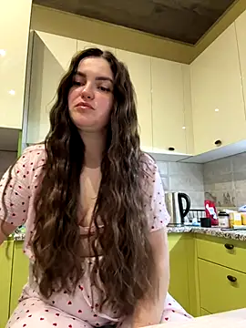 Karolina llove online show from 7, 11, 2025