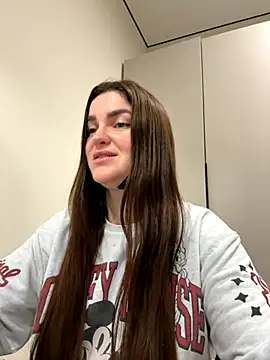 Karolina llove online show from 3, 12, 2025