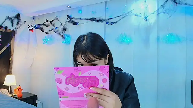 Snapshot of lina_bedoya_ chatting on 30, 10, 2025 lina bedoya online show from 30, 10, 2025