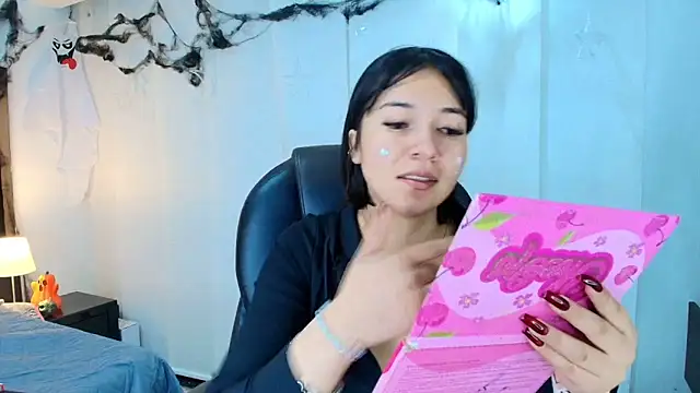 Snapshot of lina_bedoya_ chatting on 13, 11, 2025 lina bedoya online show from 13, 11, 2025