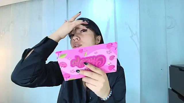 Snapshot of lina_bedoya_ chatting on 15, 12, 2025 lina bedoya online show from 15, 12, 2025