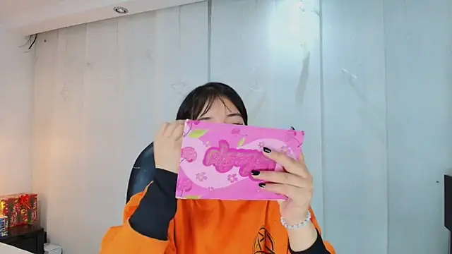 lina bedoya  online show from 18, 12, 2025