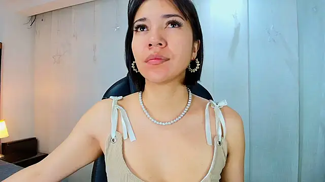 lina bedoya  online show from 4, 2, 2026