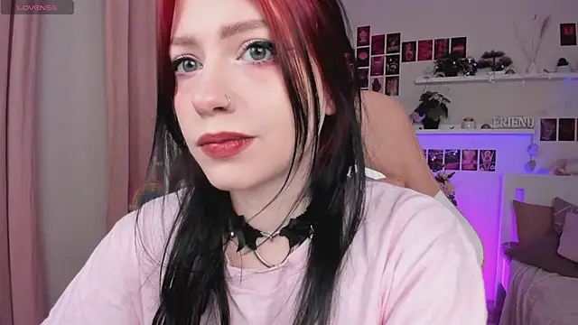 Snapshot of arielabradberry chatting on 12, 2, 2025 arielabradberry online show from 12, 2, 2025
