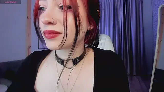 Snapshot of arielabradberry chatting on 4, 3, 2025 arielabradberry online show from 4, 3, 2025
