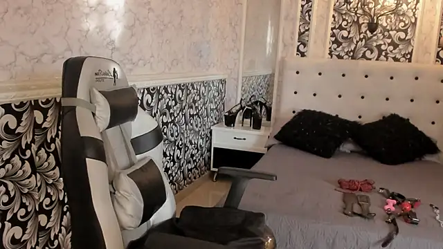 Snapshot of Foxy_Slave chatting on 20, 1, 2025 Foxy Slave online show from 20, 1, 2025