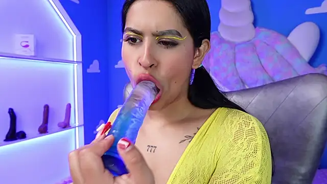 miss romyna online show from 16, 1, 2025