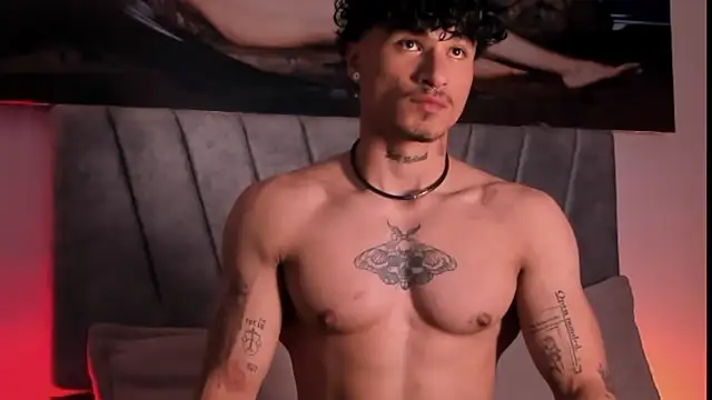 Snapshot of Thomas_Fit1 chatting on 8, 1, 2026 Thomas Fit1 online show from 8, 1, 2026