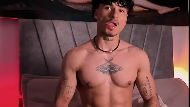 Snapshot of Thomas_Fit1 chatting on 14, 1, 2026 Thomas Fit1 online show from 14, 1, 2026