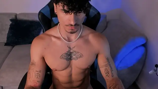Snapshot of Thomas_Fit1 chatting on 1, 7, 2026 Thomas Fit1 online show from 1, 7, 2026