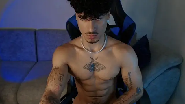 Snapshot of Thomas_Fit1 chatting on 3, 7, 2026 Thomas Fit1 online show from 3, 7, 2026