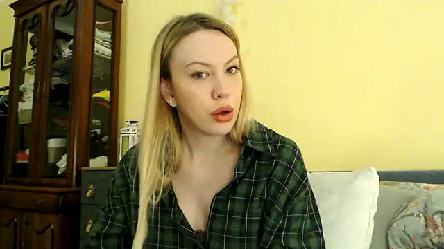 Snapshot of Scarlettford chatting on 27, 12, 2024 Scarlettford online show from 27, 12, 2024