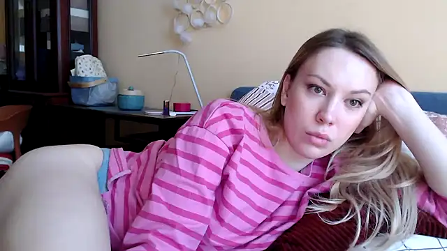 Snapshot of Scarlettford chatting on 7, 2, 2025 Scarlettford online show from 7, 2, 2025