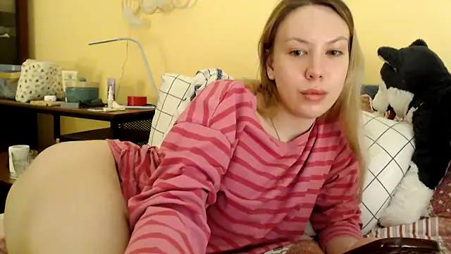 Snapshot of Scarlettford chatting on 9, 2, 2025 Scarlettford online show from 9, 2, 2025