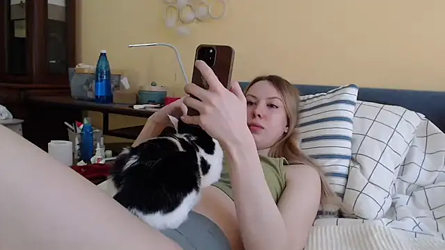 Snapshot of Scarlettford chatting on 21, 2, 2025 Scarlettford online show from 21, 2, 2025