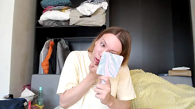 Snapshot of Scarlettford chatting on 17, 9, 2025 Scarlettford online show from 17, 9, 2025