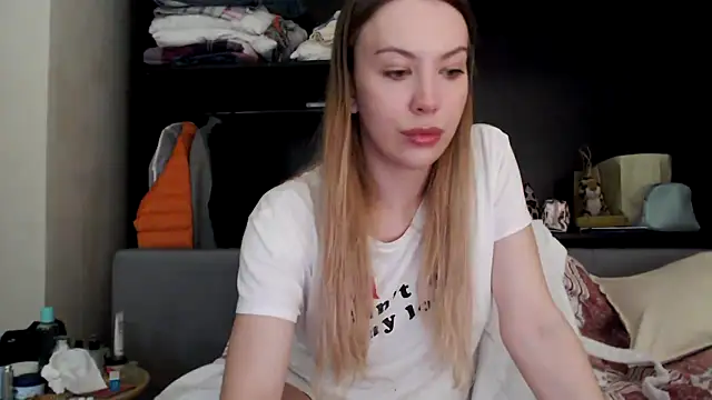 Snapshot of Scarlettford chatting on 24, 9, 2025 Scarlettford online show from 24, 9, 2025