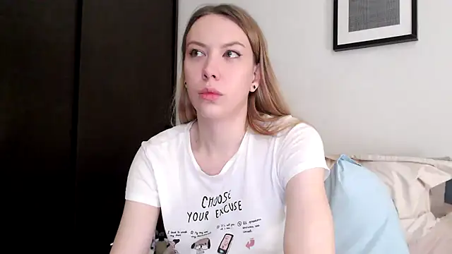 Snapshot of Scarlettford chatting on 26, 10, 2025 Scarlettford online show from 26, 10, 2025