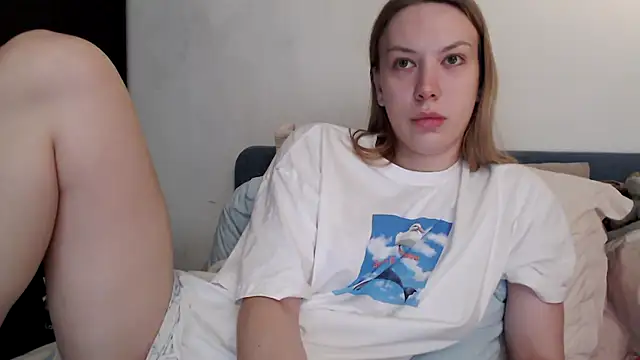 Snapshot of Scarlettford chatting on 29, 10, 2025 Scarlettford online show from 29, 10, 2025