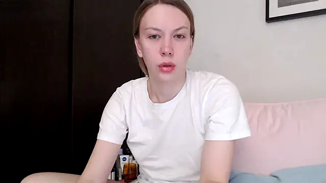 Snapshot of Scarlettford chatting on 5, 11, 2025 Scarlettford online show from 5, 11, 2025