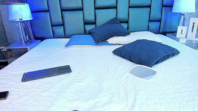 AnthonelaDuque online show from 14, 9, 2025