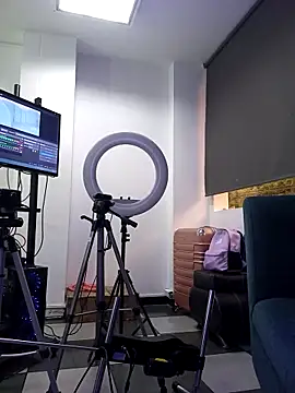 AnthonelaDuque online show from 30, 11, 2025