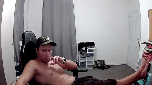 Snapshot of PKrisztian chatting on 12, 10, 2025 PKrisztian online show from 12, 10, 2025