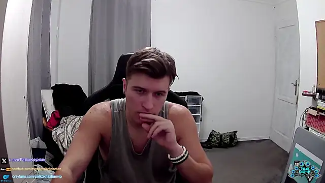 Snapshot of PKrisztian chatting on 18, 11, 2025 PKrisztian online show from 18, 11, 2025