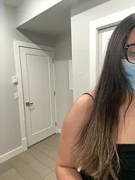 jAsMinE678 online show from 13, 4, 2026