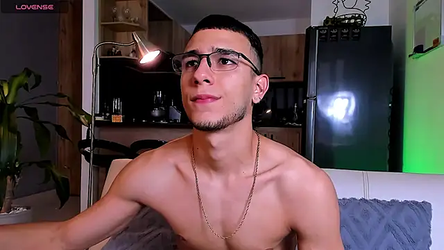 Snapshot of SymonPrince chatting on 9, 10, 2025 SymonPrince online show from 9, 10, 2025