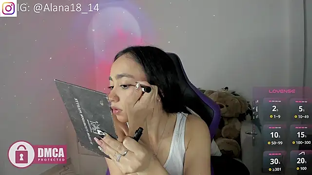 Snapshot of Alana_Pherson chatting on 11, 11, 2025 Alana Pherson online show from 11, 11, 2025