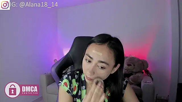 Snapshot of Alana_Pherson chatting on 18, 11, 2025 Alana Pherson online show from 18, 11, 2025