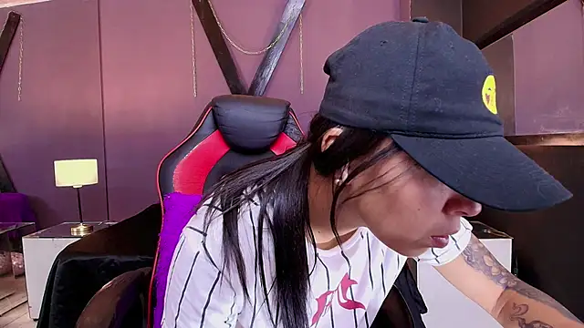 Snapshot of Juliet_Nasty chatting on 4, 3, 2025 Juliet Nasty online show from 4, 3, 2025