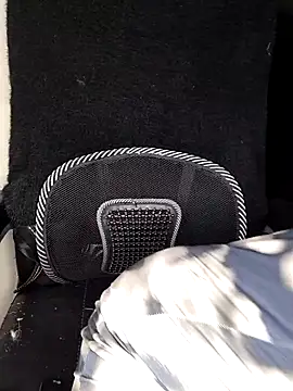 Snapshot of Leeeezzzz_roy chatting on 28, 9, 2025 Leeeezzzz roy online show from 28, 9, 2025