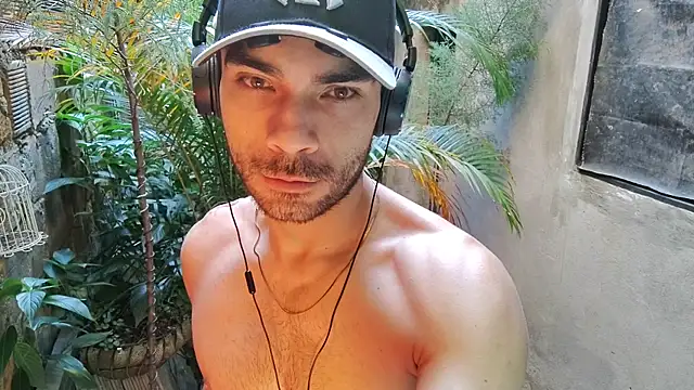 sexyboycolombi4 online show from 23, 1, 2025